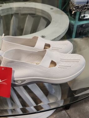 SALE! Shungxing Breathable Slip On Walking Shoes New